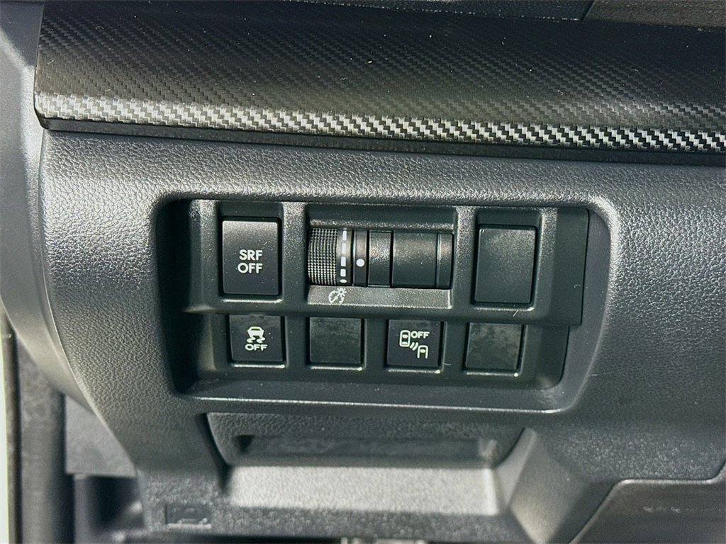 Used 2018 Subaru Crosstrek 2.0i Premium w/ Eyesight System image 18