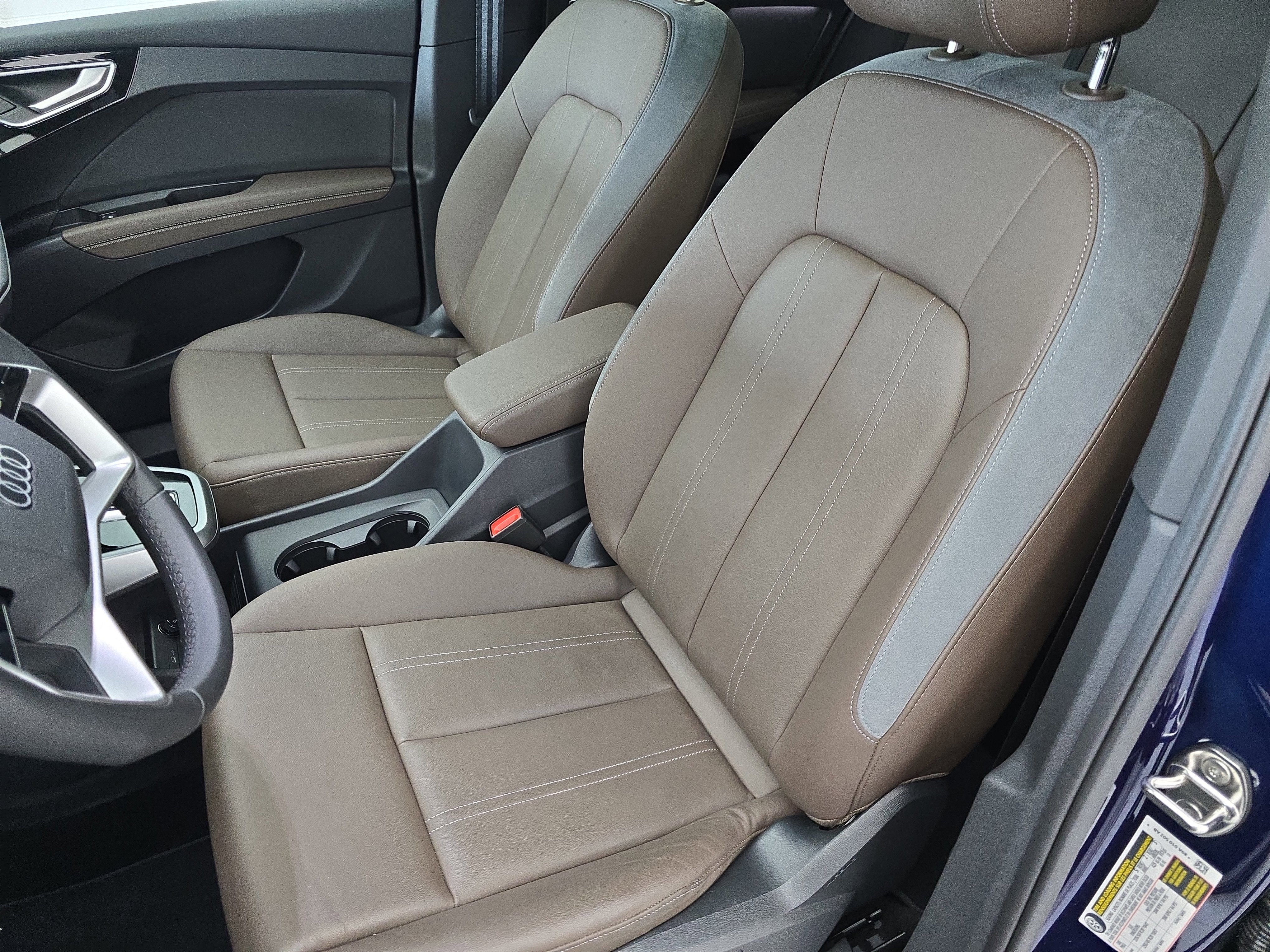 Used 2025 Audi Q4 e-tron Premium w/ Convenience Package AWD/4WD image 15