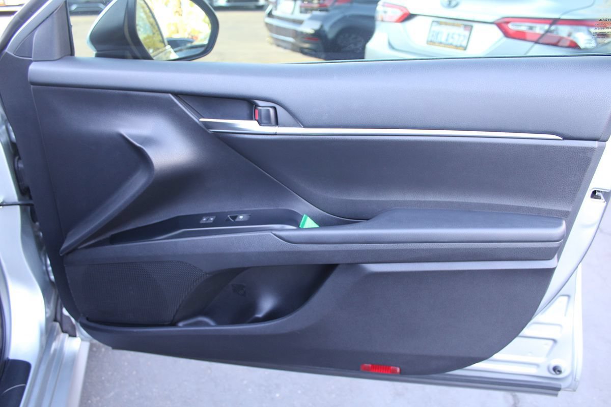 Used 2020 Toyota Camry LE FWD image 20