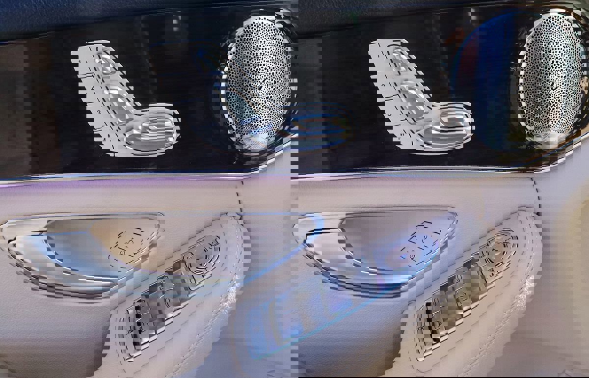 Used 2020 Mercedes-Benz C 300 Sedan w/ Premium Package image 37