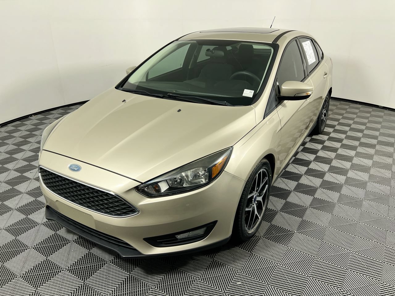 Used 2017 Ford Focus SEL FWD image 7