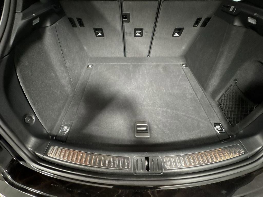 Used 2024 Porsche Macan image 33