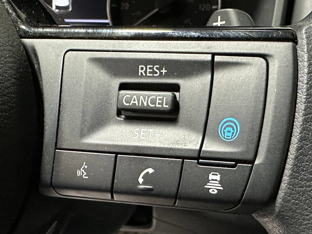 Used 2021 Nissan Rogue SV AWD/4WD image 14