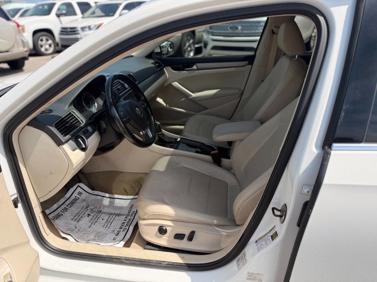 Used 2014 Volkswagen Passat TDI SE FWD image 16