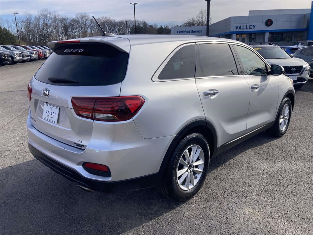 Used 2020 Kia Sorento LX image 4