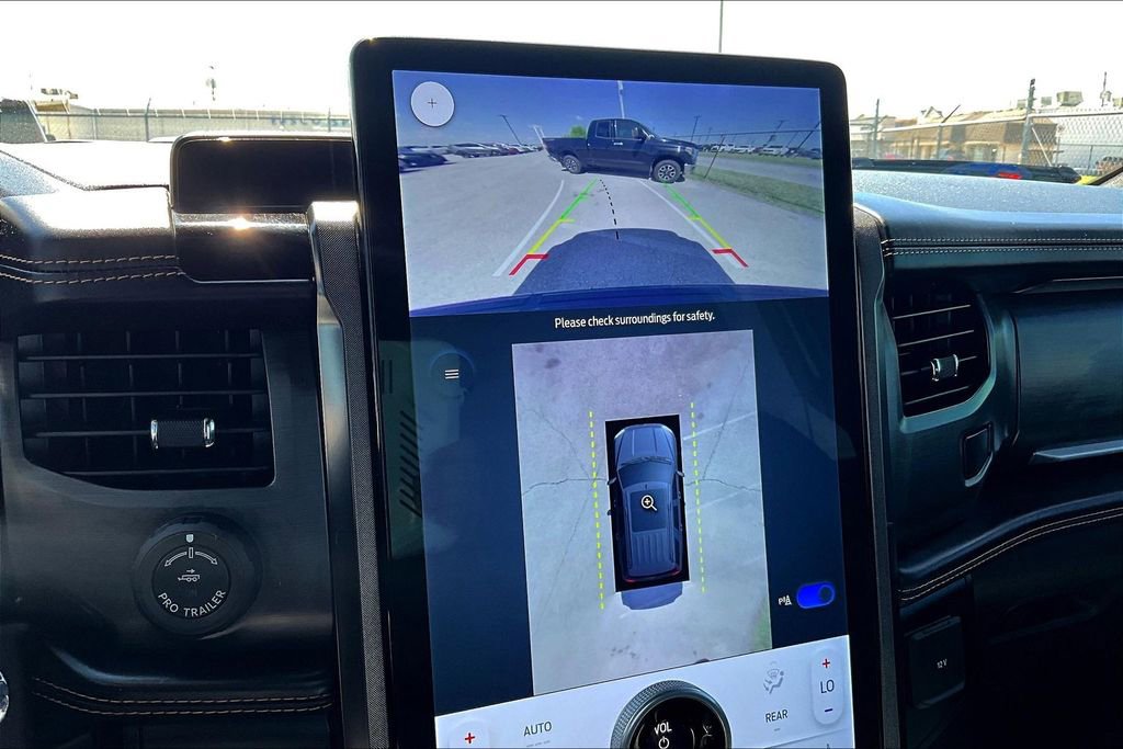 Used 2022 Ford Expedition Platinum image 30