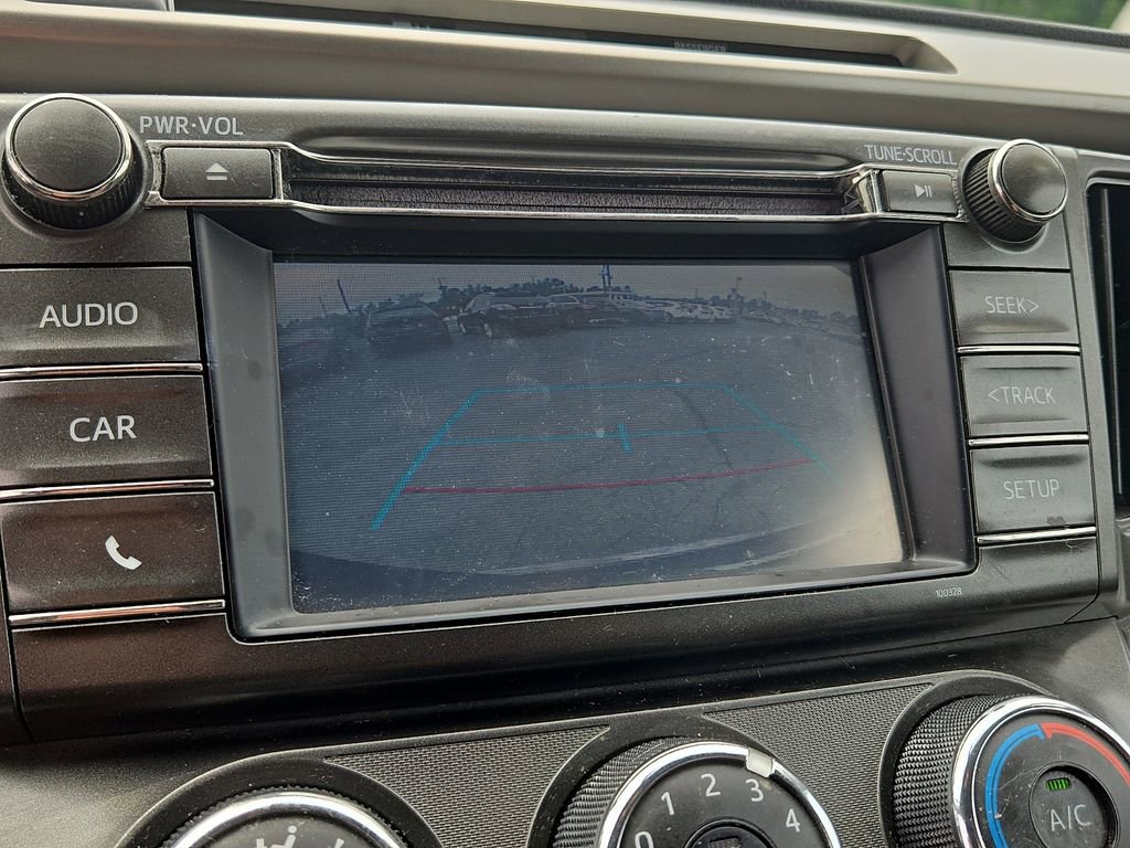 Used 2015 Toyota RAV4 LE AWD/4WD image 19