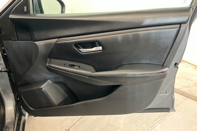 Used 2024 Nissan Sentra SV FWD image 22