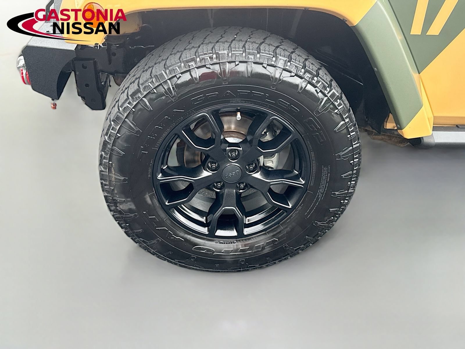 Used 2013 Jeep Wrangler Unlimited Sahara w/ Connectivity Group AWD/4WD image 40