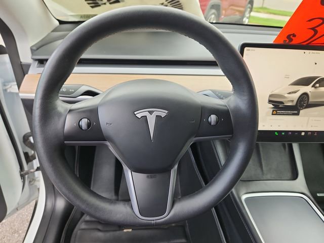 Used 2023 Tesla Model Y Long Range image 17