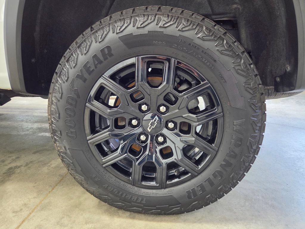 Used 2024 Chevrolet Colorado Trail Boss w/ Advanced Trailering Package AWD/4WD image 14