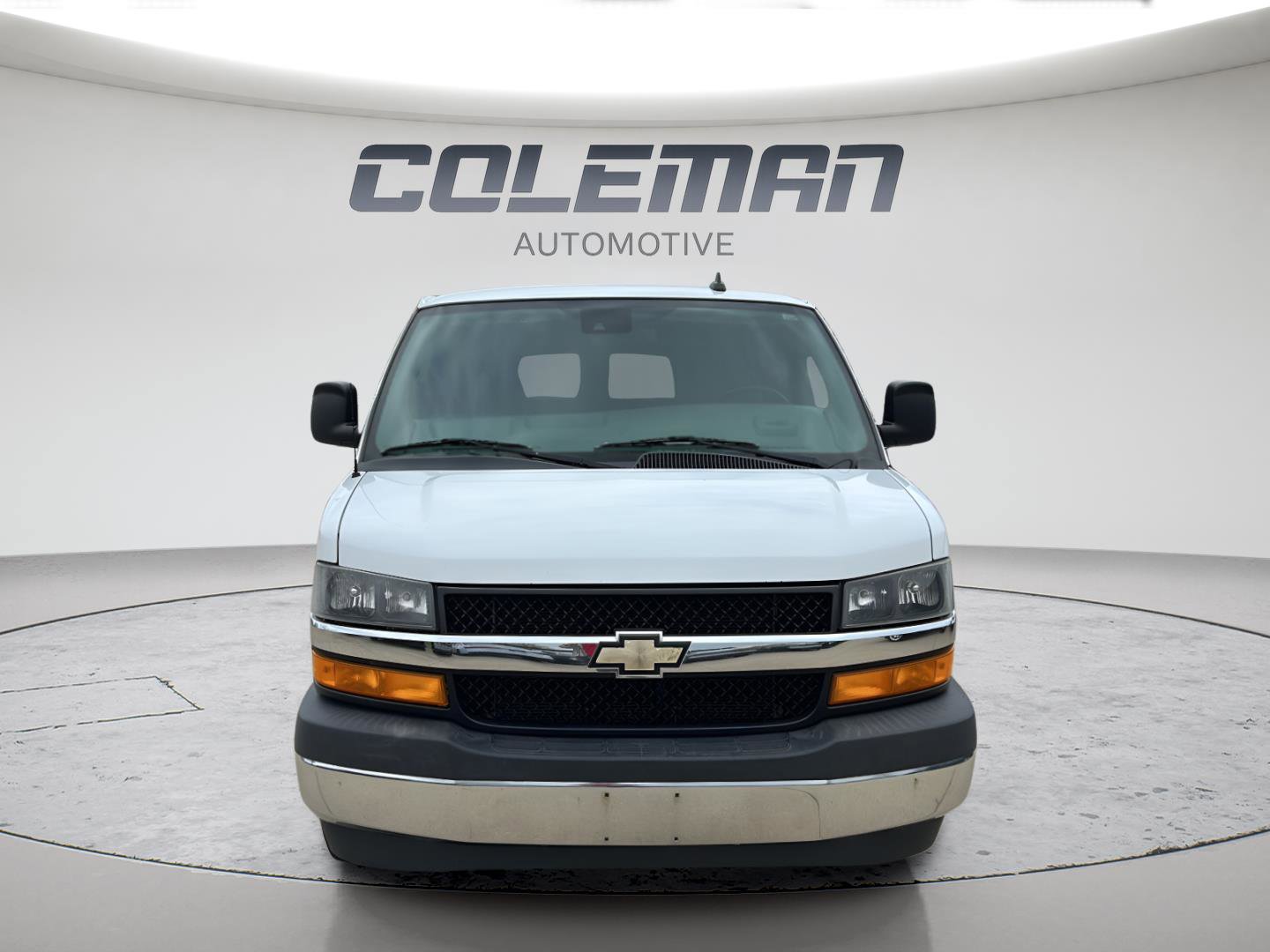 Used 2020 Chevrolet Express 3500 LT w/ LT Preferred Equipment Group RWD image 2