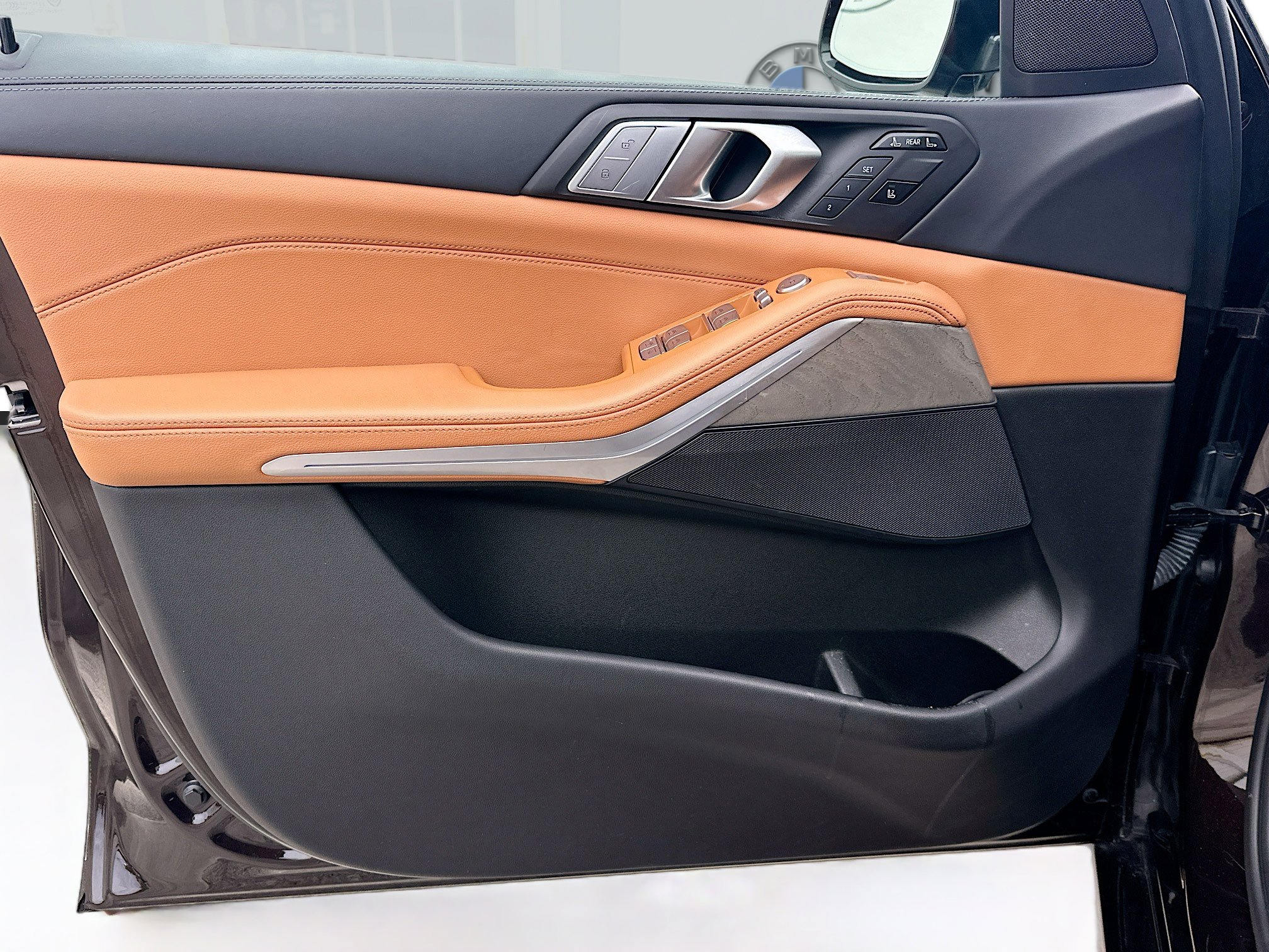 Used 2022 BMW X7 xDrive40i w/ Executive Package image 22