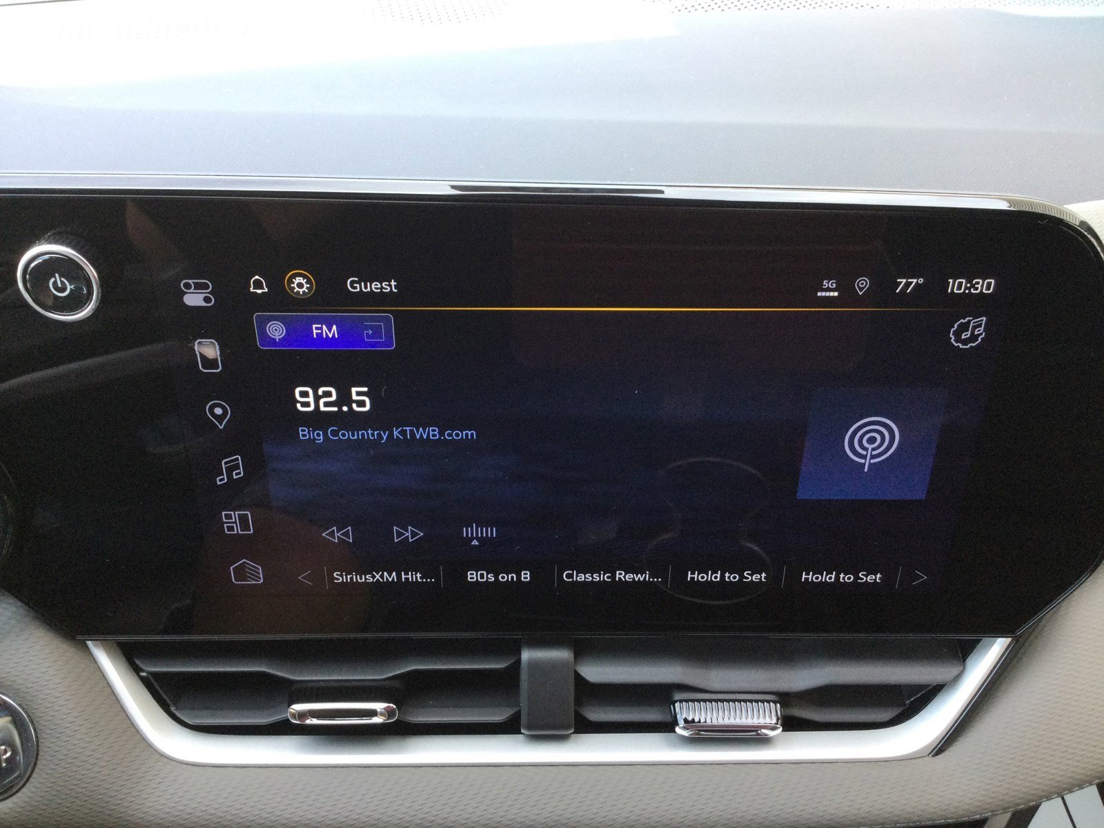 New 2025 Chevrolet Equinox LT w/ Convenience Package II image 10