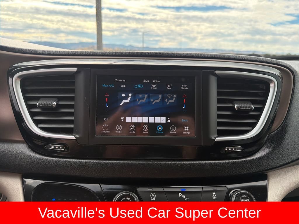 Used 2021 Chrysler Voyager LX FWD image 19