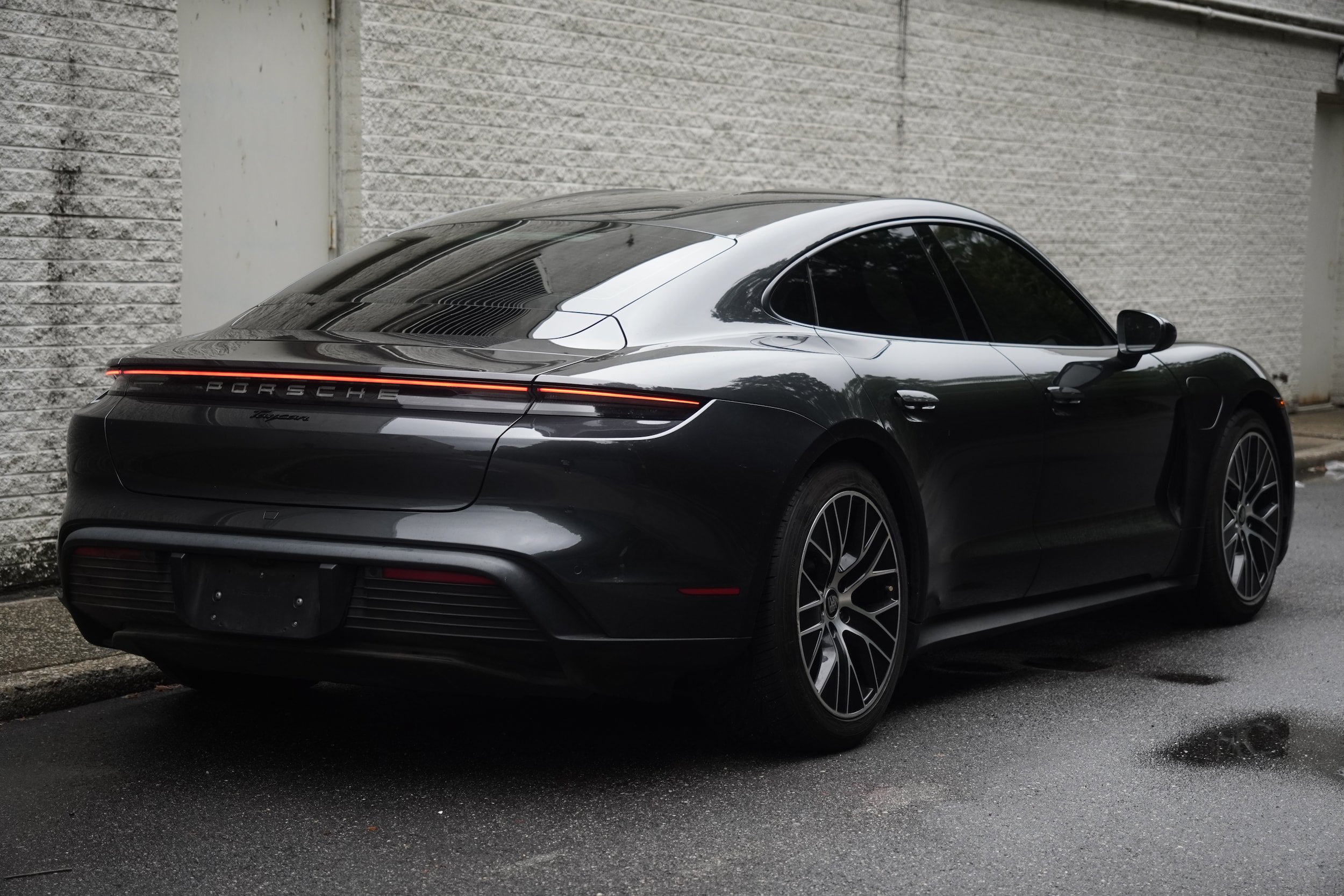 Used 2021 Porsche Taycan RWD image 7