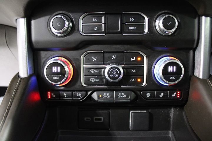 Used 2023 GMC Yukon XL SLT w/ SLT Luxury Package image 38