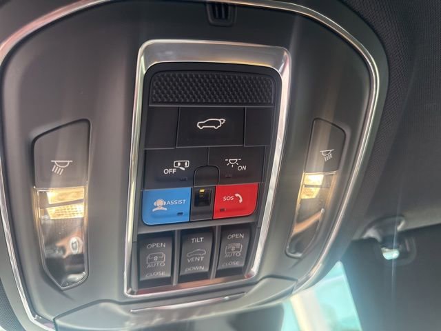 Used 2025 Jeep Grand Cherokee L Summit w/ Obsidian Package AWD/4WD image 14