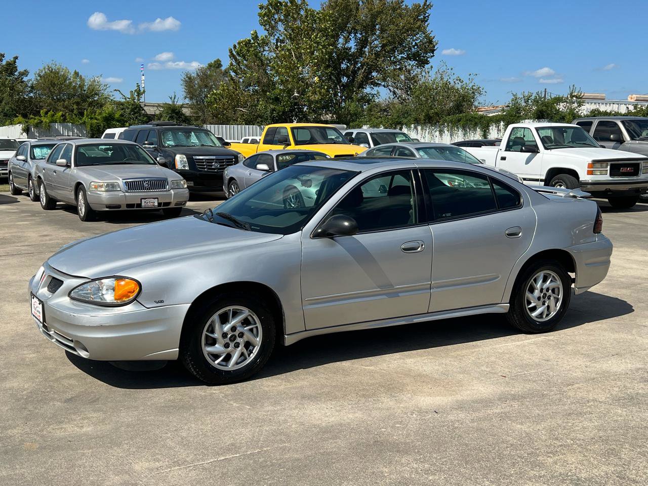 Used 2003 Pontiac Grand Am SE FWD image 2