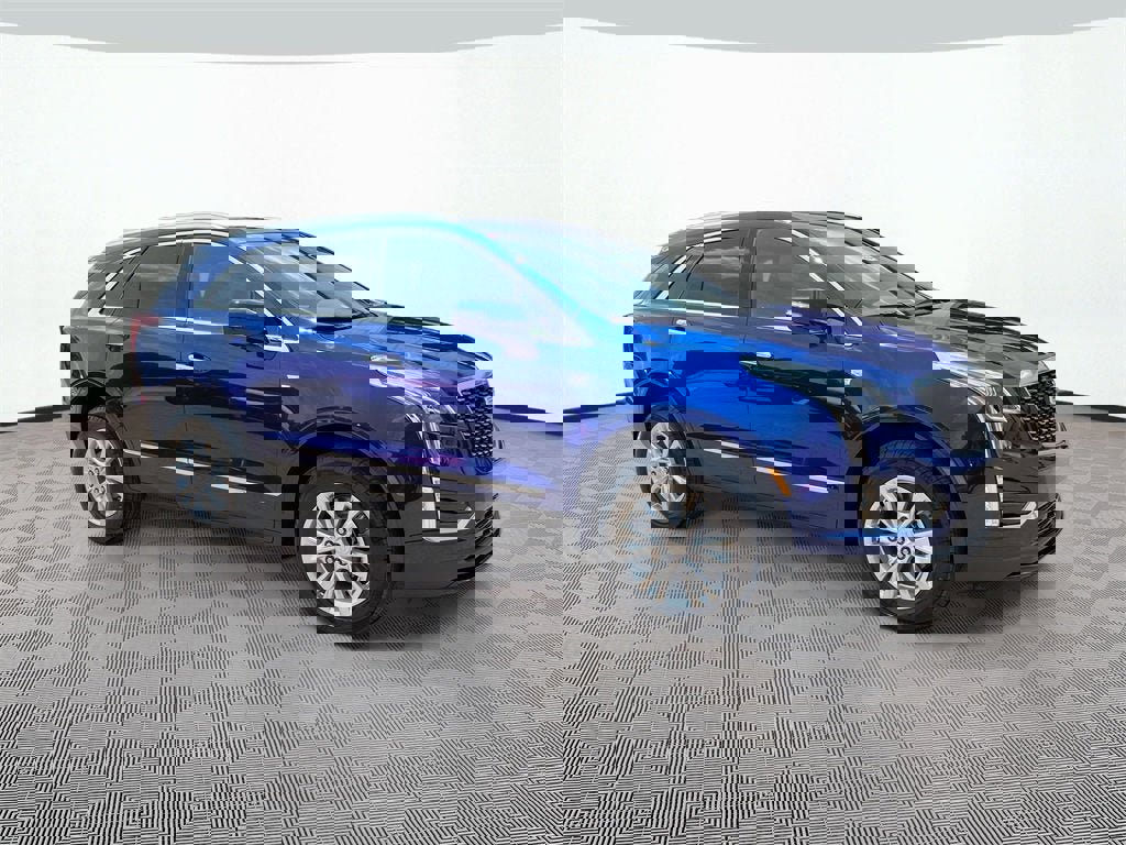 New 2025 Cadillac XT5 Luxury image 1