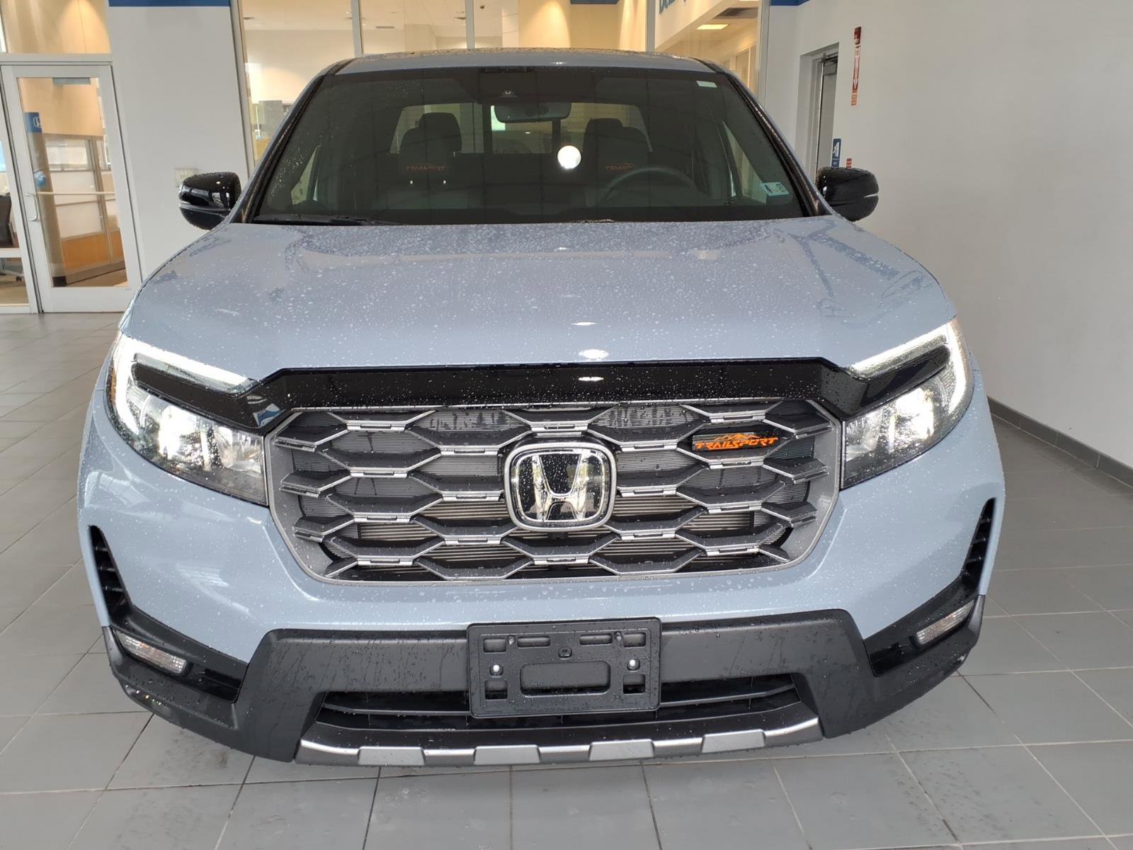 Used 2025 Honda Ridgeline TrailSport image 2
