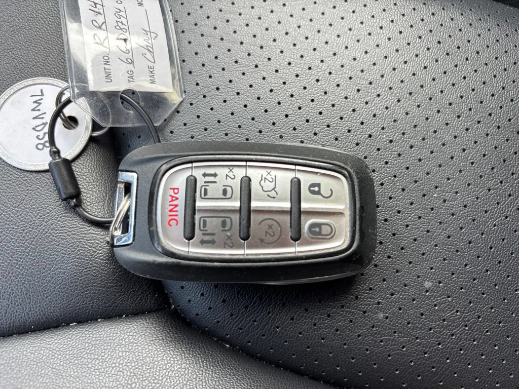 Used 2024 Chrysler Pacifica Touring-L FWD image 29