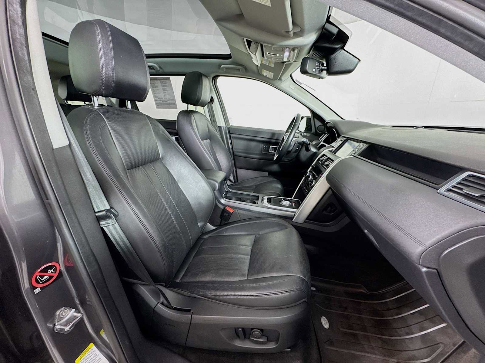 Used 2016 Land Rover Discovery Sport HSE image 27