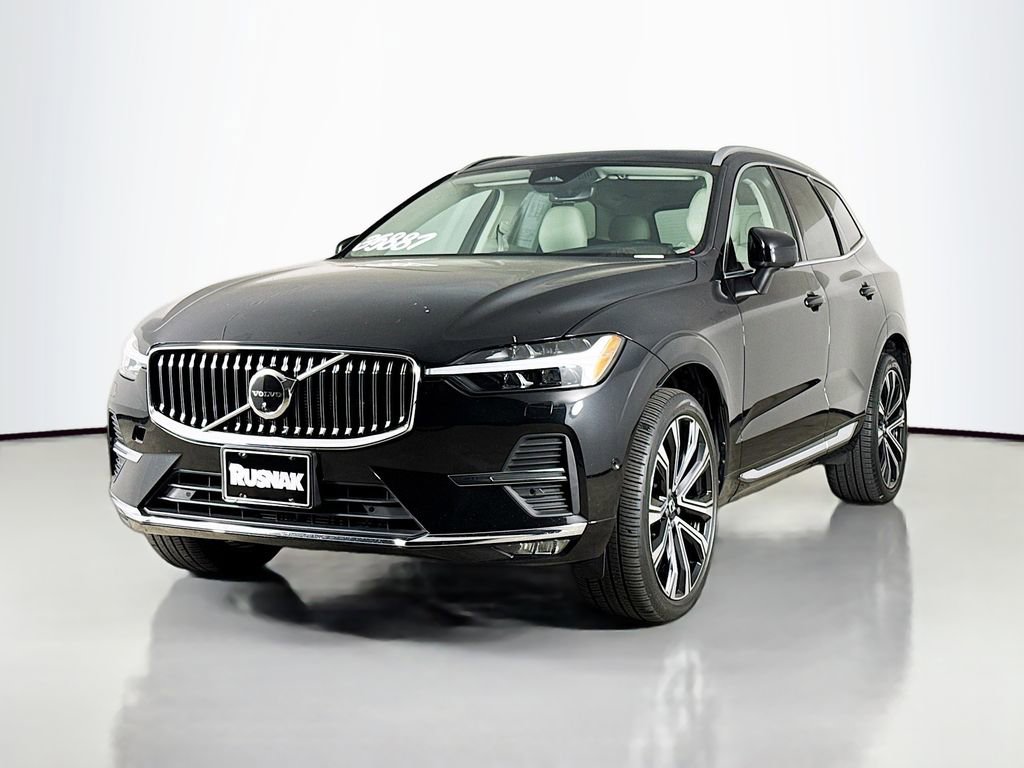 Used 2023 Volvo XC60 B5 Ultimate w/ Climate Package image 3