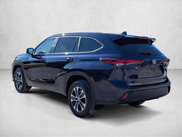 Used 2025 Toyota Highlander XLE image 8