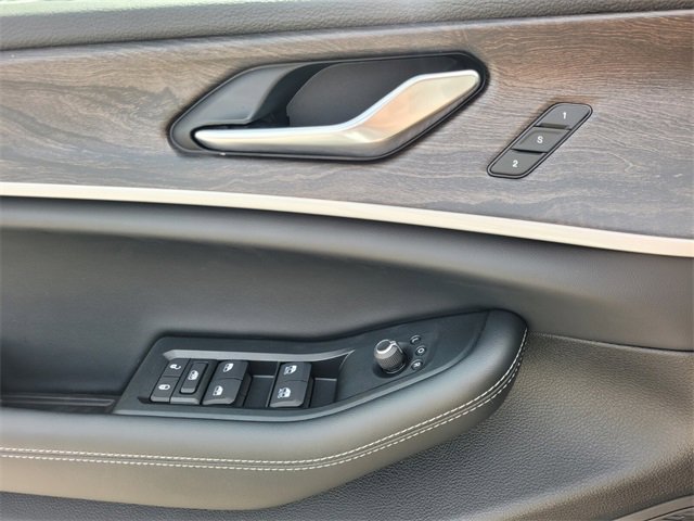 New 2025 Jeep Grand Cherokee Limited image 21