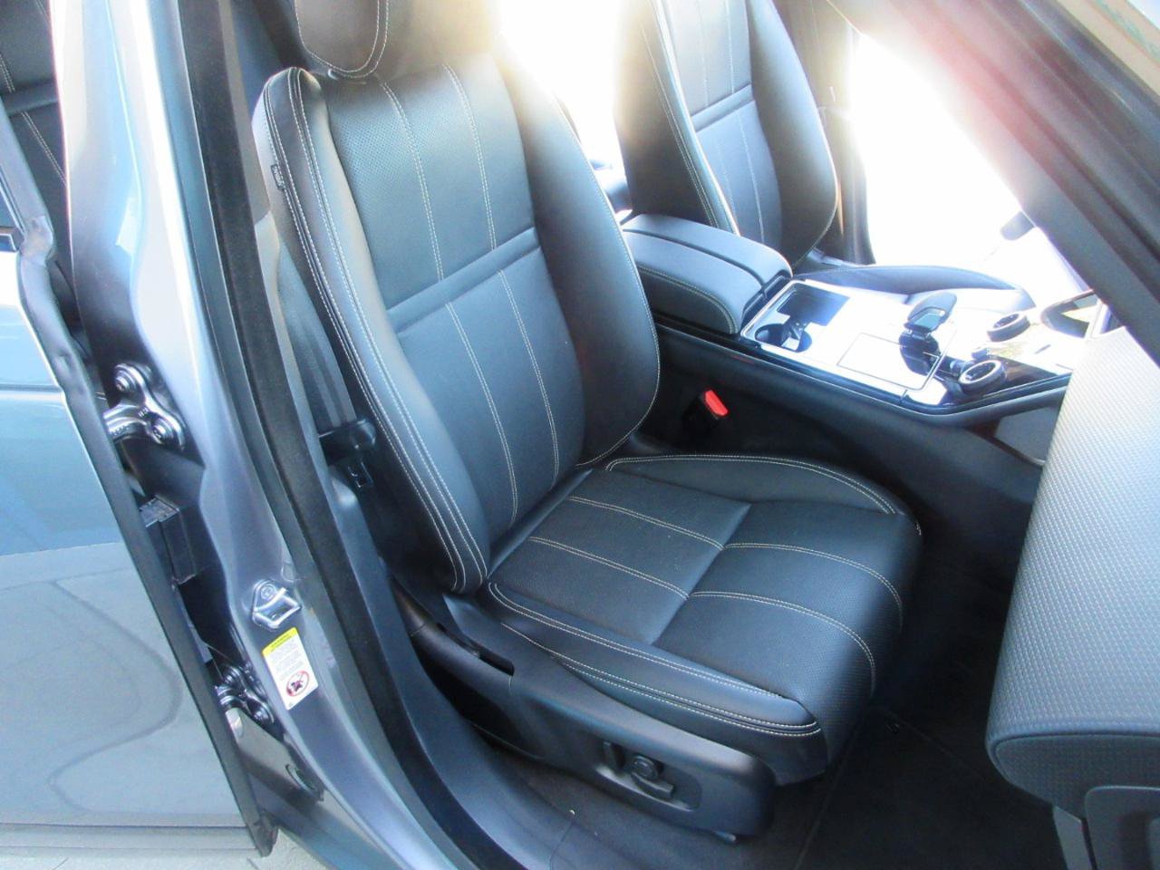 Used 2023 Land Rover Range Rover Velar R-Dynamic S AWD/4WD image 24