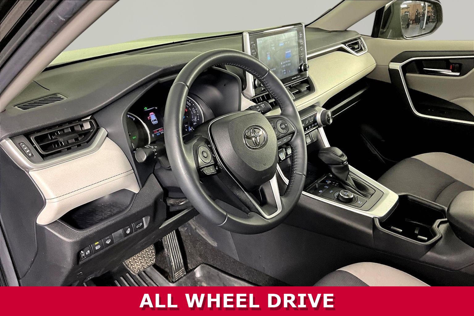 Used 2022 Toyota RAV4 XLE w/ Convenience Package AWD/4WD image 14
