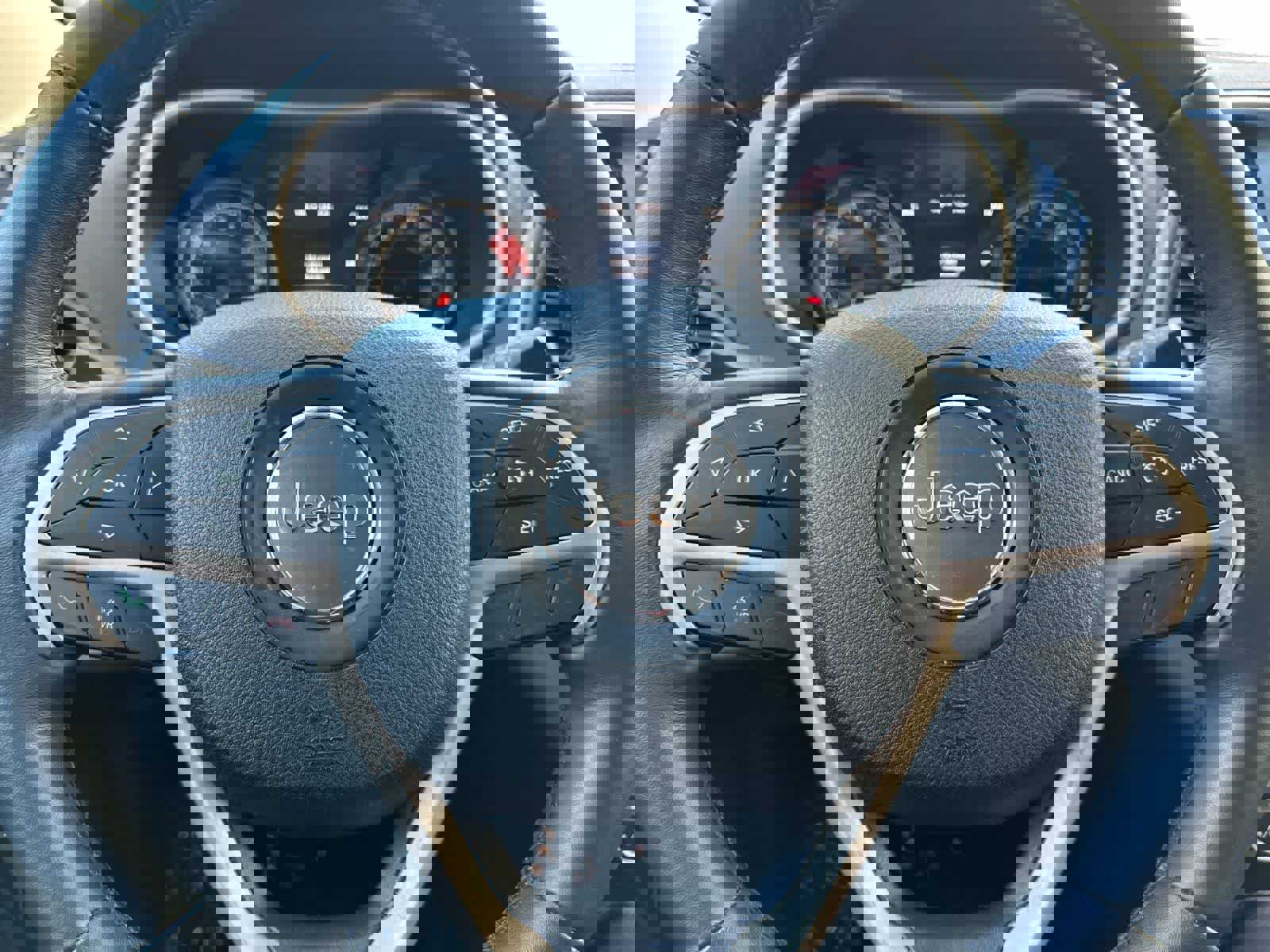 Used 2016 Jeep Cherokee Limited w/ Luxury Group image 24