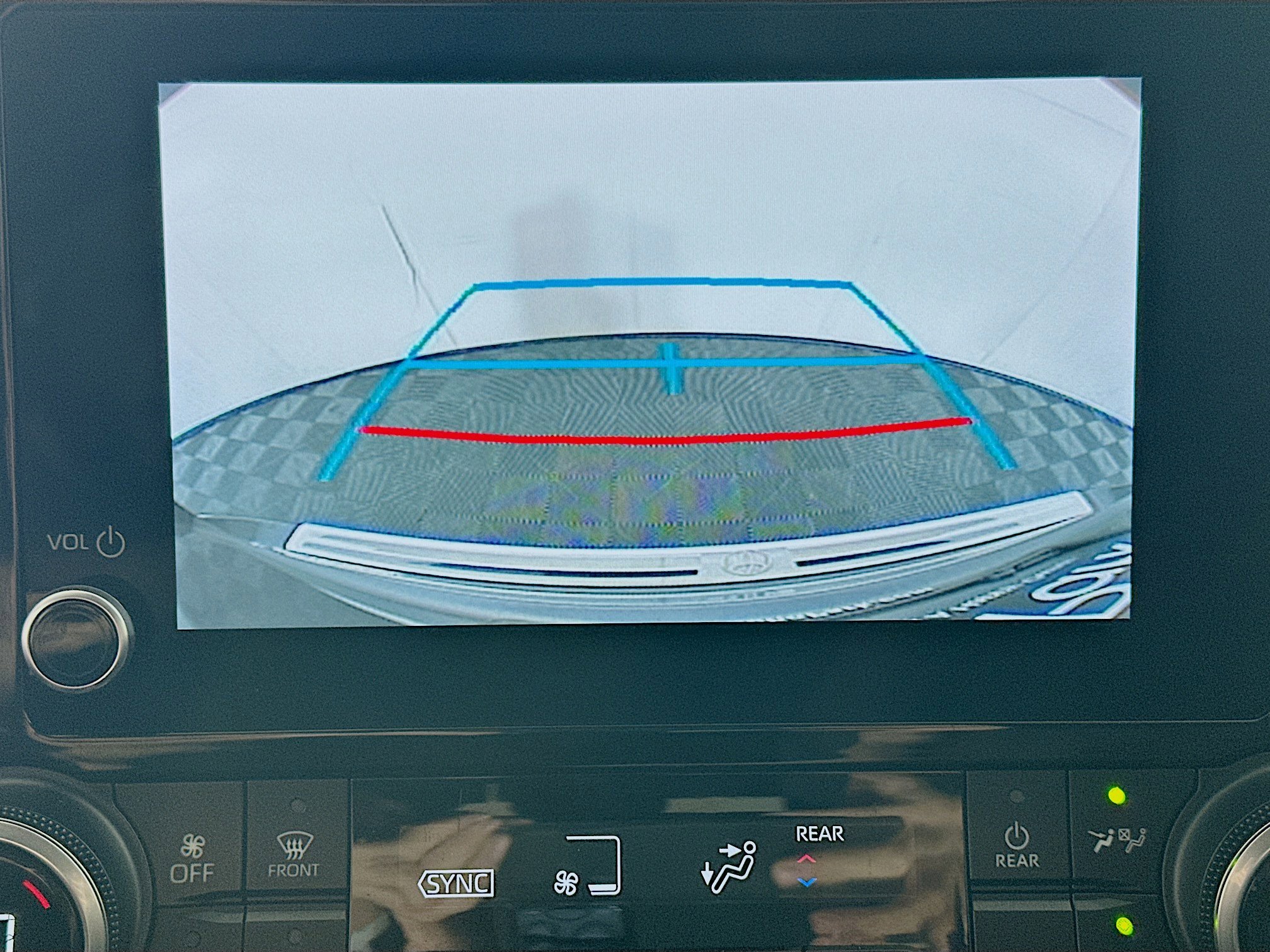 Used 2024 Toyota Highlander LE image 23