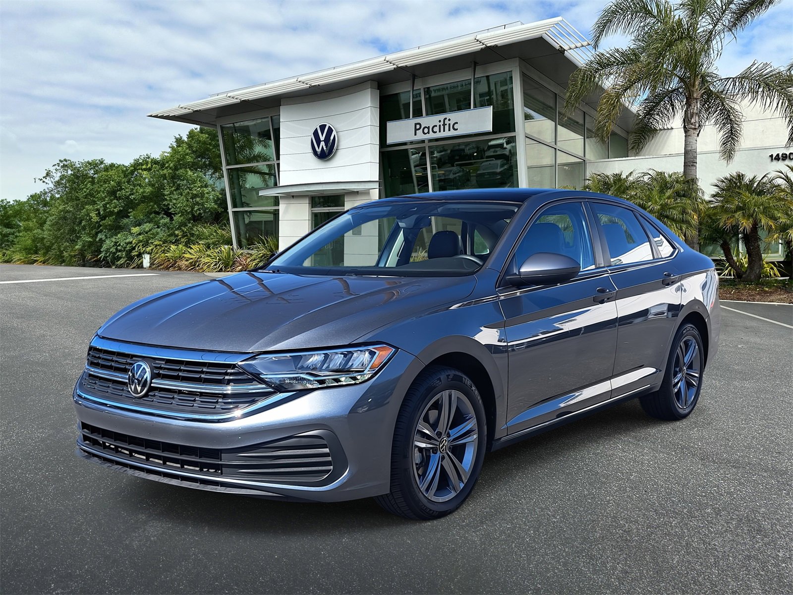 Used 2023 Volkswagen Jetta SE w/ Panoramic Sunroof Package
