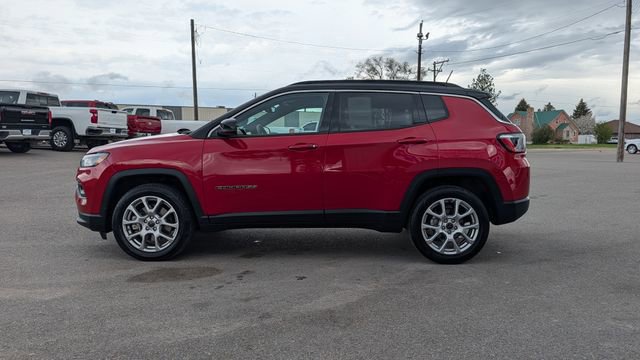 Used 2025 Jeep Compass Limited AWD/4WD image 7
