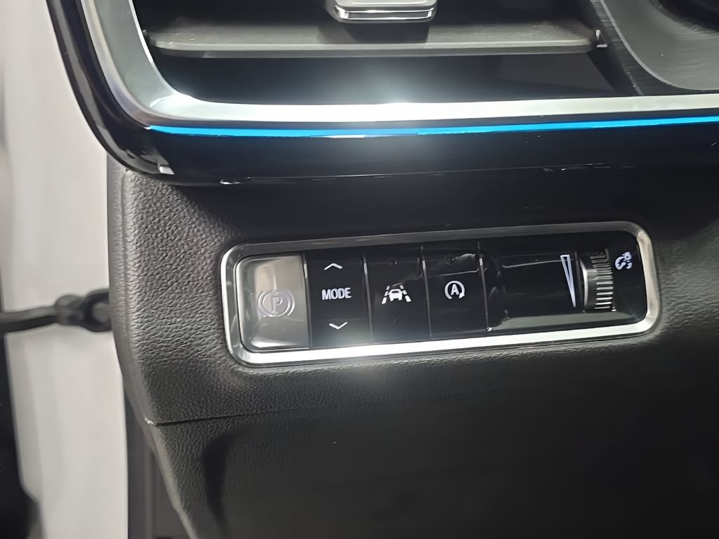 Used 2024 Buick Envision Preferred AWD/4WD image 12