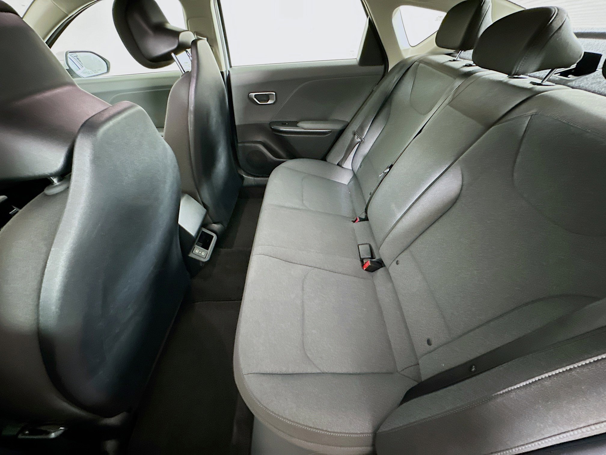 Used 2025 Kia K4 LXS image 27