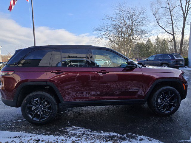 New 2025 Jeep Grand Cherokee Limited image 7
