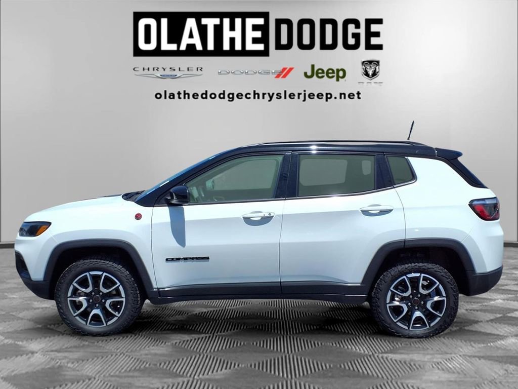 Used 2025 Jeep Compass Trailhawk AWD/4WD image 20