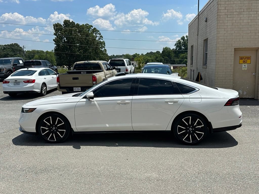 Used 2025 Honda Accord Touring image 3
