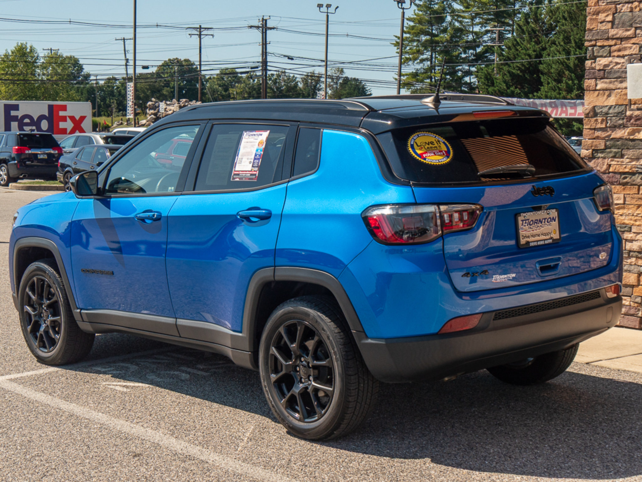 Used 2023 Jeep Compass Latitude w/ Sun and Sound Group AWD/4WD image 5