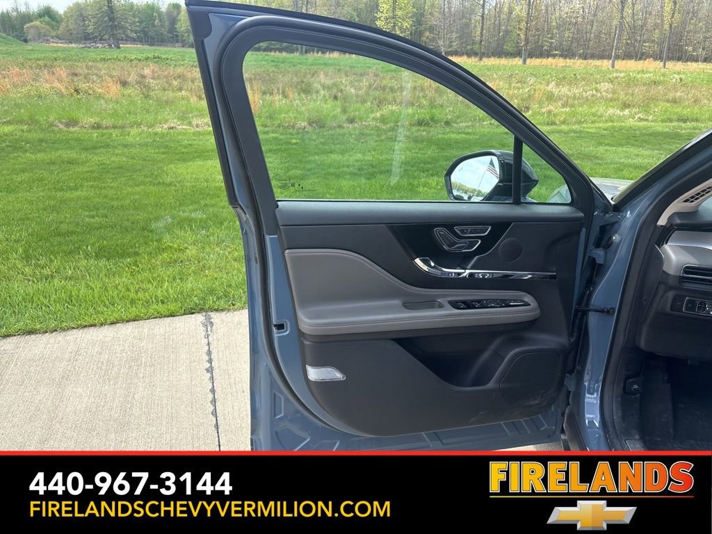 Used 2024 Lincoln Corsair AWD image 10