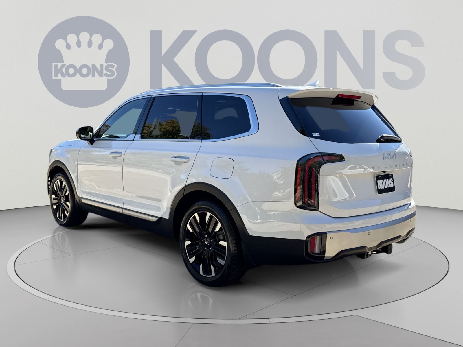 Used 2024 Kia Telluride SX w/ Towing Package FWD image 4