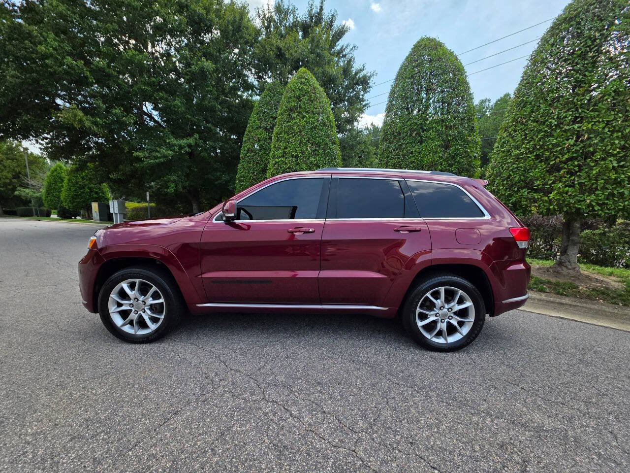 Used 2016 Jeep Grand Cherokee Summit w/ Platinum Series Group AWD/4WD image 2
