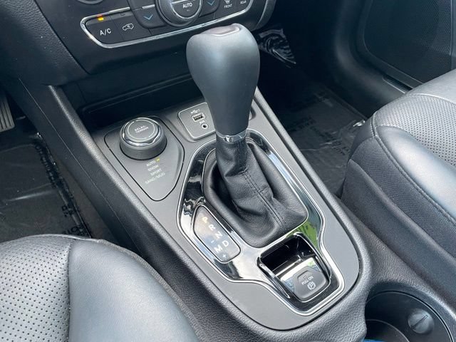 Used 2020 Jeep Cherokee Limited AWD/4WD image 21