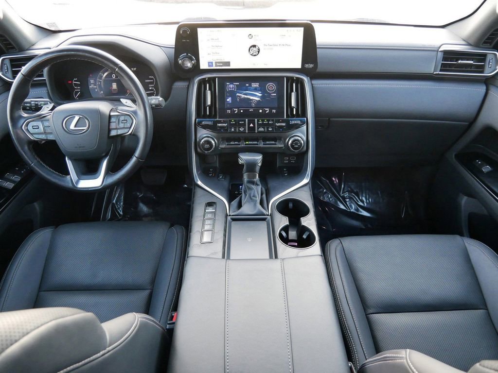 Used 2022 Lexus LX 600 4WD w/ Appearance Package image 14