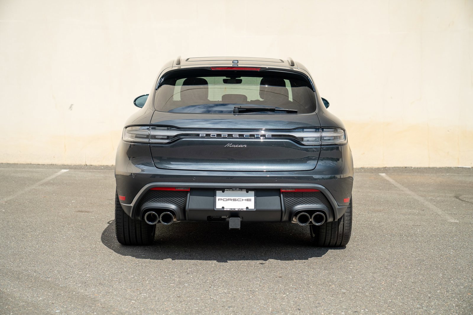 Certified 2025 Porsche Macan image 7
