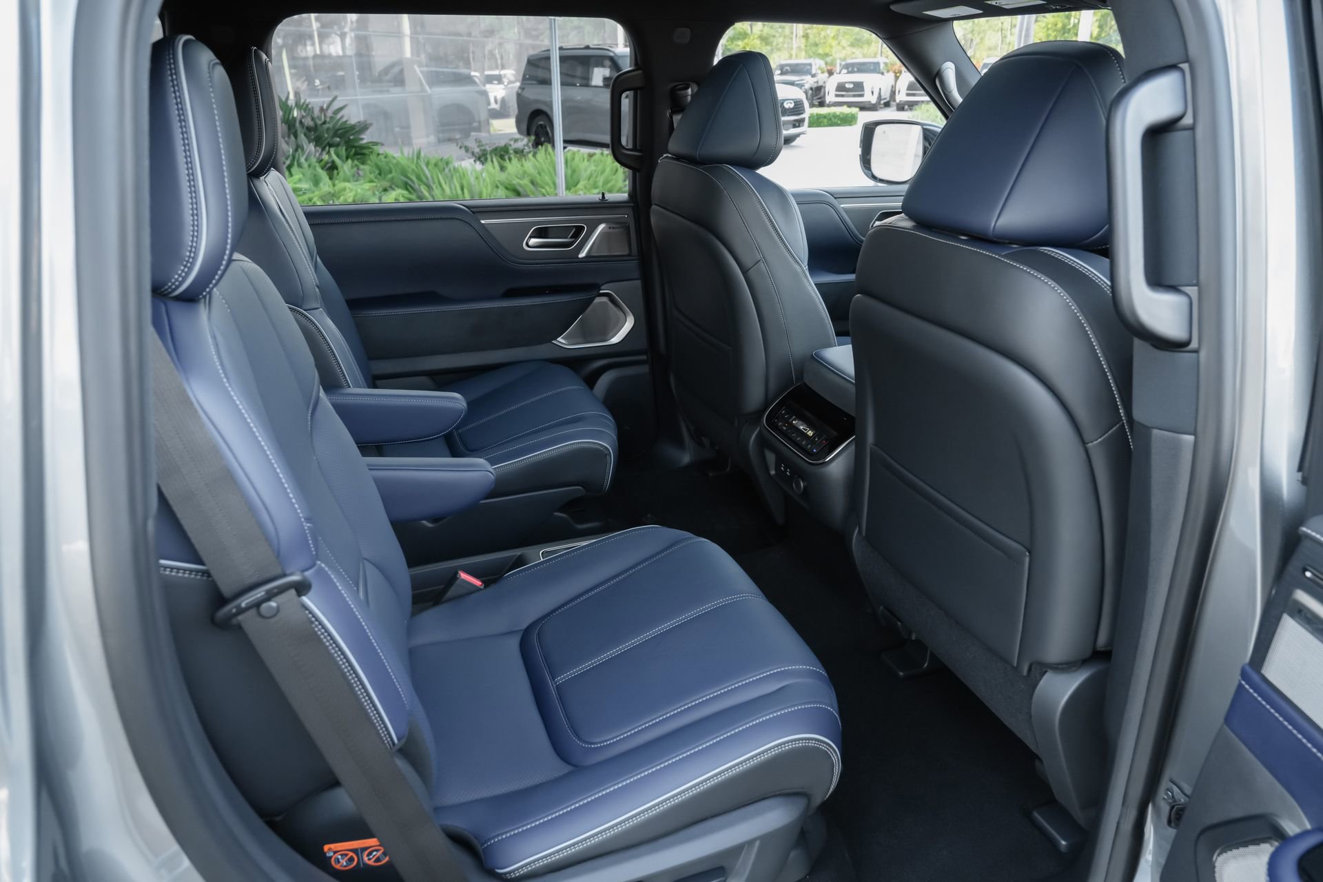 New 2026 INFINITI QX80 4WD w/ Sport Exterior Package image 29