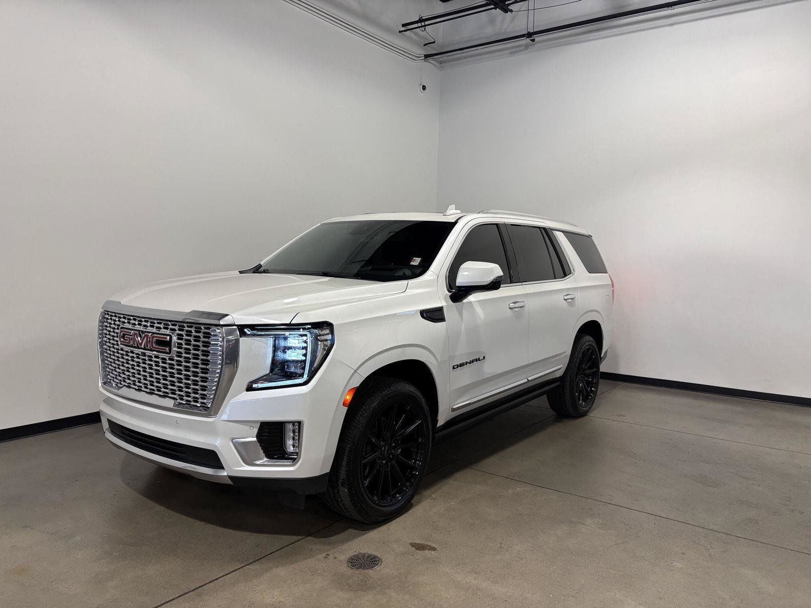 Used 2023 GMC Yukon Denali AWD/4WD image 8